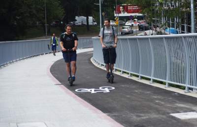 Wielkie otwarcie super kładki. Ależ mieli radochę! - zdjęcie 22