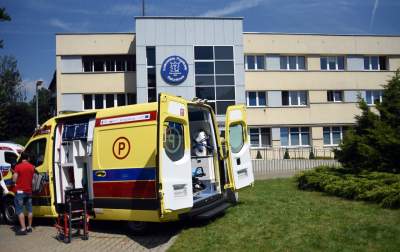 Przekazanie nowych karetek: a gdzie maseczki i dystans społeczny? - zdjęcie 7