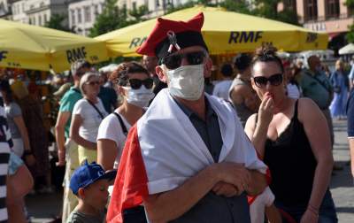 Kraków czci powstańców, metropolita oskarża ludzi LGBT - zdjęcie 1