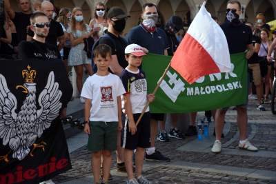 Kraków czci powstańców, metropolita oskarża ludzi LGBT - zdjęcie 15