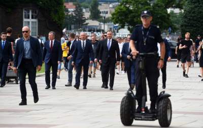 Andrzej Duda na Wawelu:  "stan epidemii jest taki, jak wszyscy widzą" - zdjęcie 2