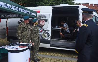 Pokaz siły w Forcie Kościuszko. Szukali chętnych... - zdjęcie 13