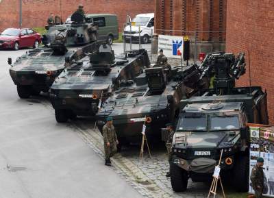 Pokaz siły w Forcie Kościuszko. Szukali chętnych... - zdjęcie 16