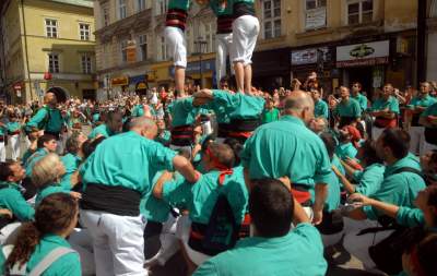 Wieże z ludzi w Krakowie. Z czasów gdy nie było koronawirusa... - zdjęcie 21