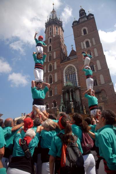 Wieże z ludzi w Krakowie. Z czasów gdy nie było koronawirusa... - zdjęcie 3