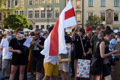 Kraków wspiera Białoruś! Kolejna manifestacja na Rynku Głównym - zdjęcie 24