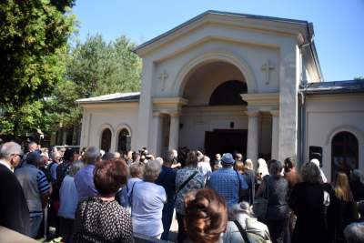 Ewa Demarczyk spoczęła na Cmentarzu Rakowickim obok przyjaciół z Piwnicy pod Baranami - zdjęcie 4