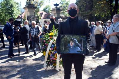 Ewa Demarczyk spoczęła na Cmentarzu Rakowickim obok przyjaciół z Piwnicy pod Baranami - zdjęcie 3