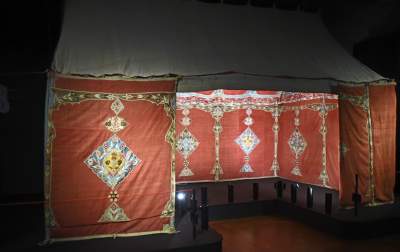 Po trzydziestu latach unikatowa kolekcja znów dostępna - Fot. Marek Lasyk - zdjęcie 4