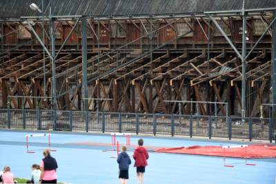 Rozbiórka zabytkowej trybuny na stadionie Wawelu - zdjęcie 1