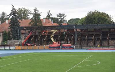 Rozbiórka zabytkowej trybuny na stadionie Wawelu - zdjęcie 4