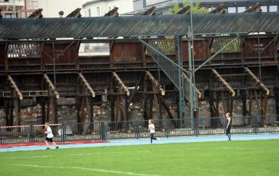 Rozbiórka zabytkowej trybuny na stadionie Wawelu - zdjęcie 3