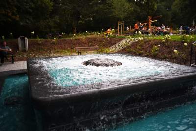 Piękny park z wyjątkową fontanną. Podziwiamy! - zdjęcie 2