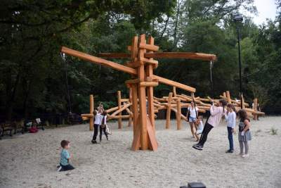 Piękny park z wyjątkową fontanną. Podziwiamy! - zdjęcie 13