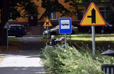 Znaki drogowe dla dzieci w parku Św. Wincentego a'Paolo