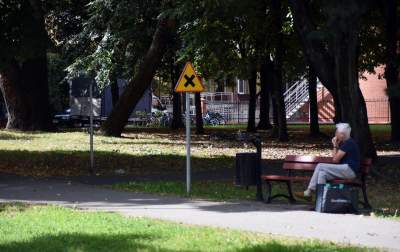 Znaki drogowe dla dzieci w parku Św. Wincentego a'Paolo