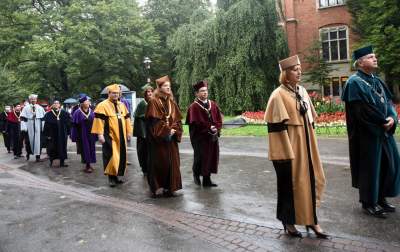 Wirus i alarm bombowy: zakłócona inauguracja roku na Uniwersytecie Jagiellońskim - zdjęcie 14