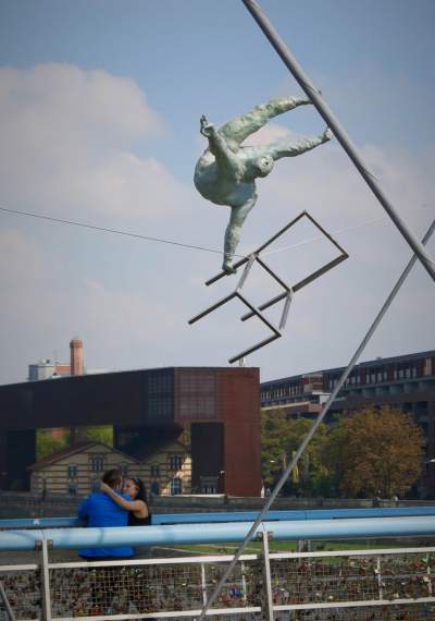 „Między wodą a niebem” wystawa rzeźb balansujących Jerzego Kędziory. Fot. Autor - zdjęcie 17