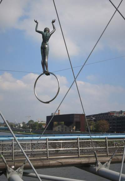 „Między wodą a niebem” wystawa rzeźb balansujących Jerzego Kędziory. Fot. Autor - zdjęcie 16