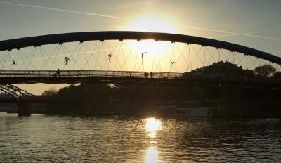 „Między wodą a niebem” wystawa rzeźb balansujących Jerzego Kędziory. Fot. Autor - zdjęcie 3