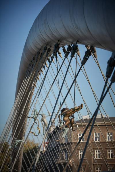 „Między wodą a niebem” wystawa rzeźb balansujących Jerzego Kędziory. Fot. Autor - zdjęcie 9