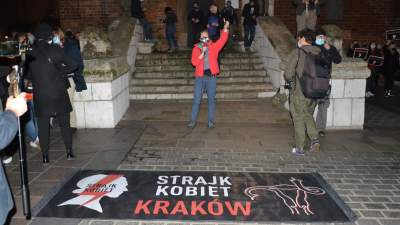 Kobiety nie odpuszczają! Kolejny protest w Krakowie - zdjęcie 20