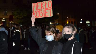 Kobiety nie odpuszczają! Kolejny protest w Krakowie - zdjęcie 19