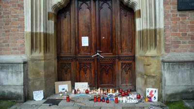 "OSKARŻAMY KOŚCIÓŁ KATOLICKI" tłumy pod Kurią i siedzibą PiS - zdjęcie 6