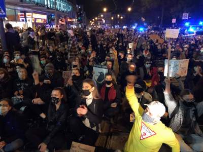 Strajk Kobiet zablokował Kraków, fot. Jan Graczyński - zdjęcie 7