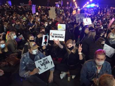 Strajk Kobiet zablokował Kraków, fot. Jan Graczyński - zdjęcie 11