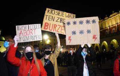 Tak "robili hałas" na Rynku. Akcja Strajku Kobiet - zdjęcie 3