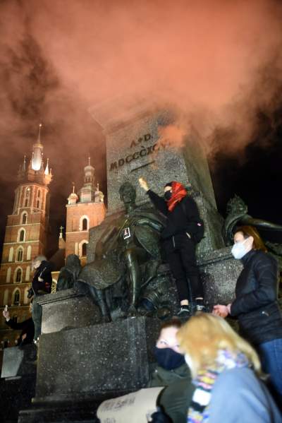 Tak "robili hałas" na Rynku. Akcja Strajku Kobiet - zdjęcie 16