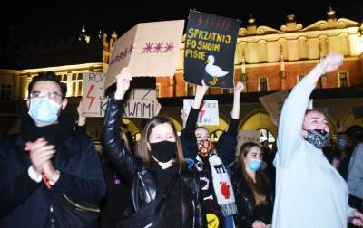 Tak "robili hałas" na Rynku. Akcja Strajku Kobiet - zdjęcie 31