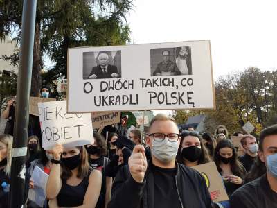 Protestujący studenci przed "oknem papieskim", fot. Marek Lasyk - zdjęcie 8