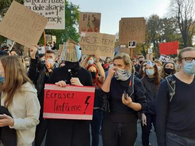 Protestujący studenci przed "oknem papieskim", fot. Marek Lasyk - zdjęcie 5