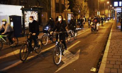 Rowerzyści z wieszakami w kaskach, „Moje ciało, mój wybór” - zdjęcie 16