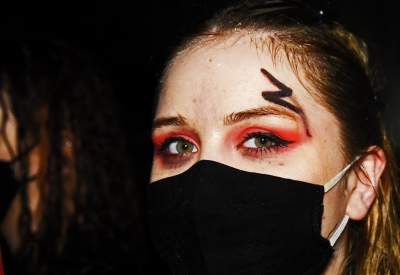 Strajk kobiet: deszcz, błyskawice i tęcza (fot. Marek Lasyk) - zdjęcie 12