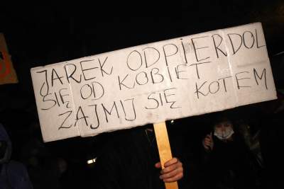 Strajk kobiet: deszcz, błyskawice i tęcza (fot. Marek Lasyk) - zdjęcie 5