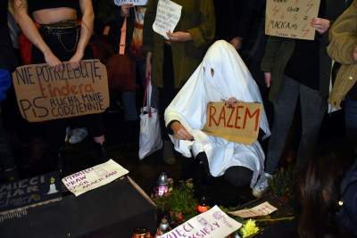 Cichy protest na Franciszkańskiej 3   (2 listopada 2020, fot. Marek Lasyk) - zdjęcie 31