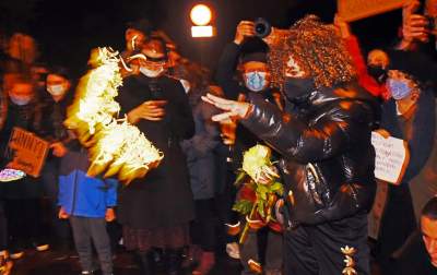 Cichy protest na Franciszkańskiej 3   (2 listopada 2020, fot. Marek Lasyk) - zdjęcie 17