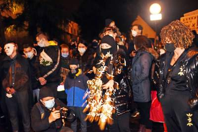 Cichy protest na Franciszkańskiej 3 (2 listopada 2020, fot. Marek Lasyk) - zdjęcie 21