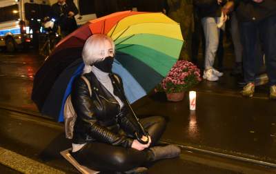 Cichy protest na Franciszkańskiej 3 (2 listopada 2020, fot. Marek Lasyk) - zdjęcie 22