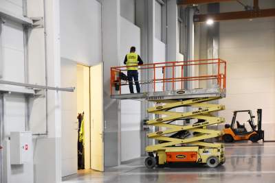 Rozpoczęła się budowa szpitala tymczasowego w halach EXPO - zdjęcie 10