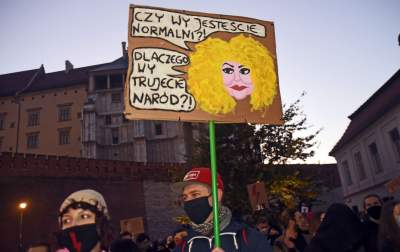 Strajk Kobiet: tak dużo policji jeszcze nie było - zdjęcie 23