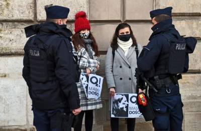 Strajk Kobiet: tak dużo policji jeszcze nie było - zdjęcie 19