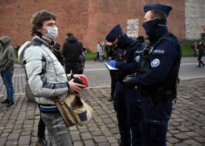 Strajk Kobiet: tak dużo policji jeszcze nie było - zdjęcie 7