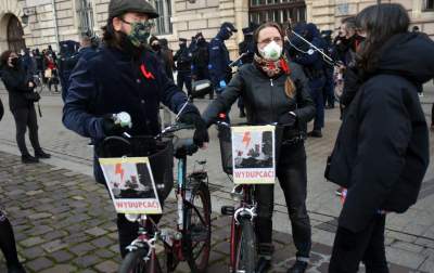 Strajk Kobiet: tak dużo policji jeszcze nie było - zdjęcie 8