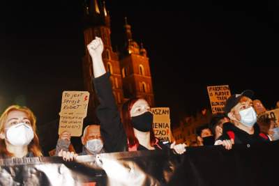 Strajk Kobiet: tak dużo policji jeszcze nie było - zdjęcie 32