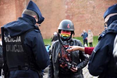 Strajk Kobiet: tak dużo policji jeszcze nie było - zdjęcie 4