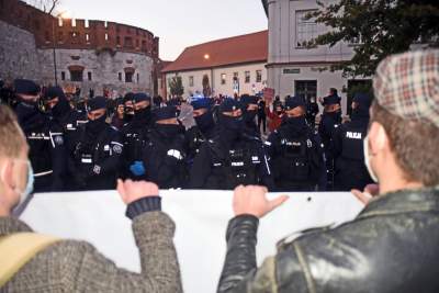 Strajk Kobiet: tak dużo policji jeszcze nie było - zdjęcie 3